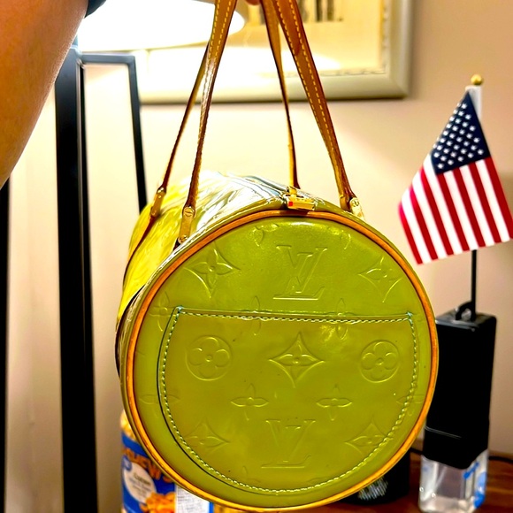 LV Green Vernis Papillon: SIZE (approx) Height- 6”, Width- 5.5”, Length- 12” - Picture 3 of 9